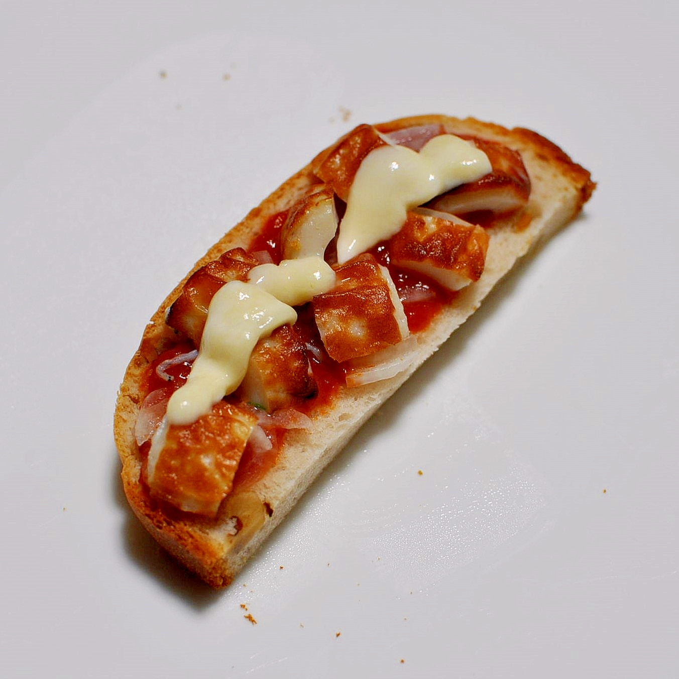 生ちくわ＆オニオンdeシチャラ―ピザトースト