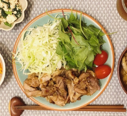 生姜焼き用のお肉じゃないので見た目が…ですが、簡単においしくできました！
次はそれ用のお肉でリベンジします(^^)