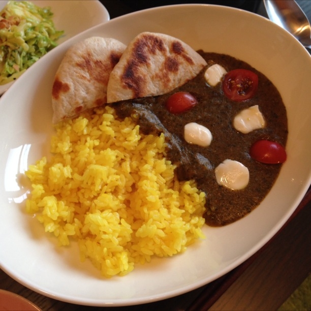 ごはんもナンも欲しくなるマイルドほうれん草カレー