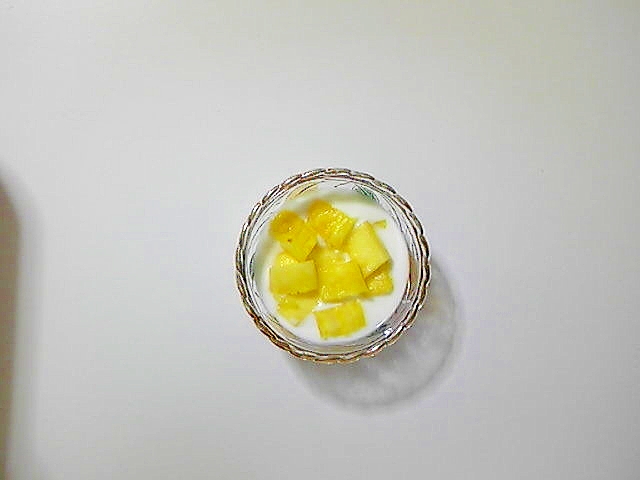 ヨーグルト(パイン、ミルトン、レモン汁)