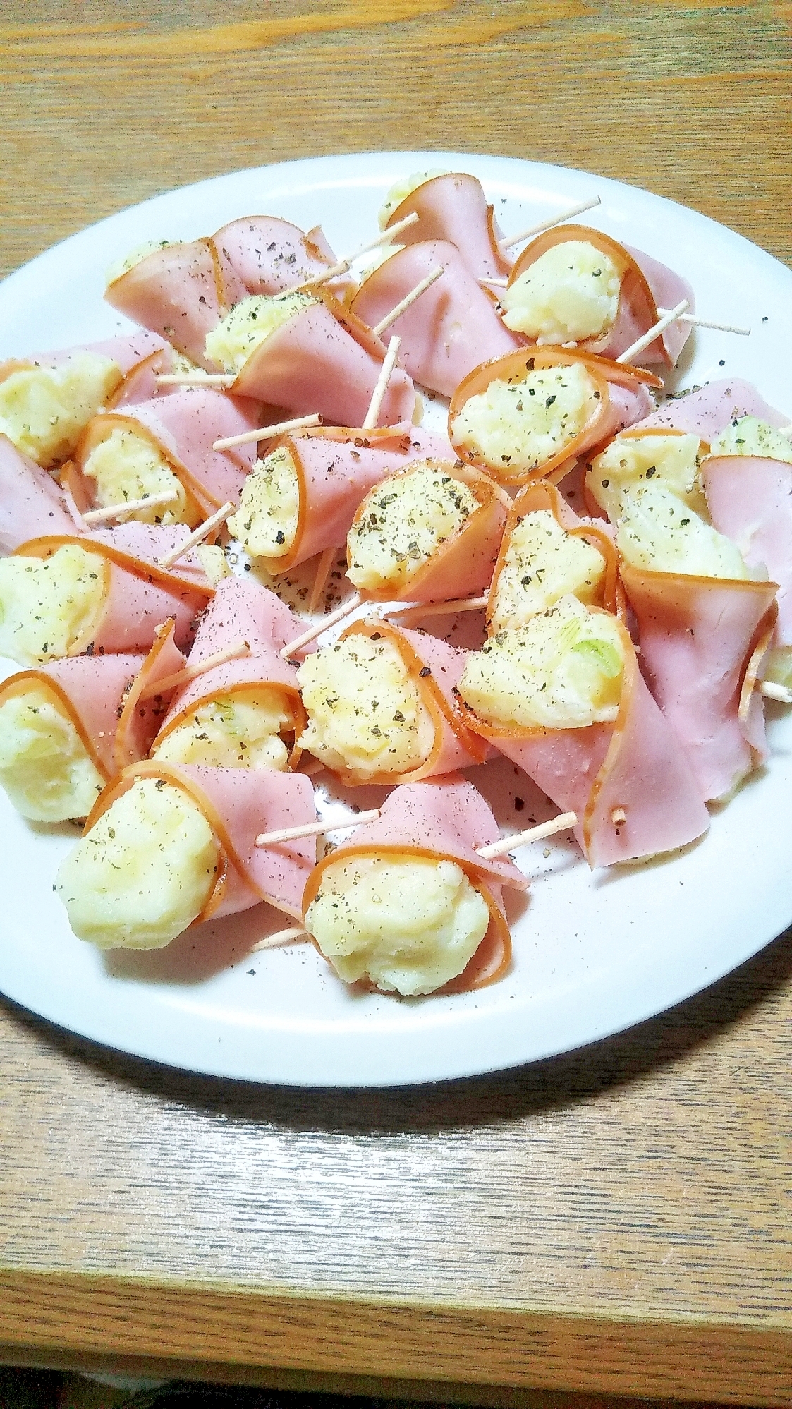 オードブルやお弁当に♡ハム巻きポテトサラダ