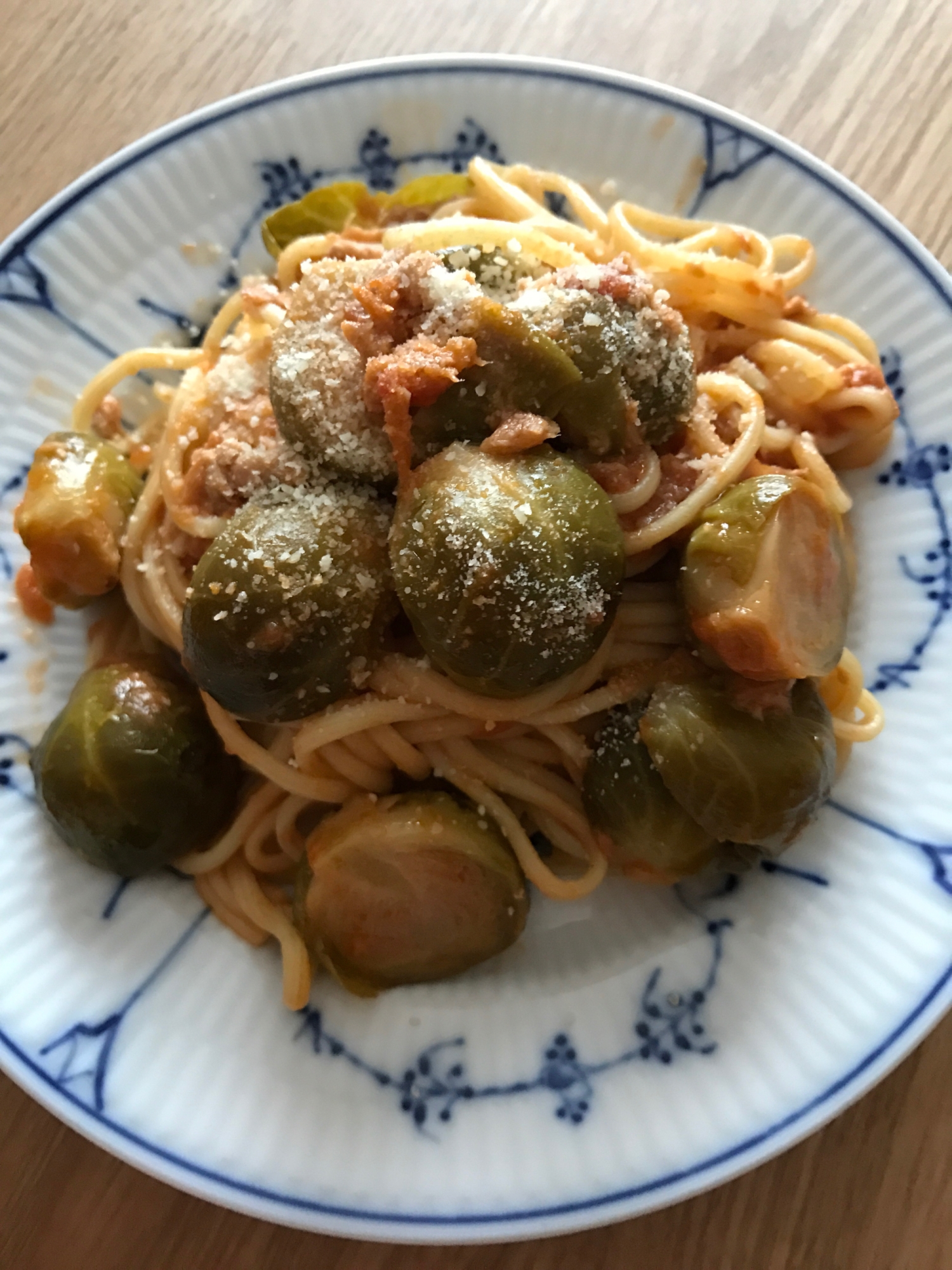 ツナと芽キャベツのトマト焼きそば