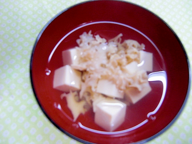 ハナビラタケと豆腐の吸い物