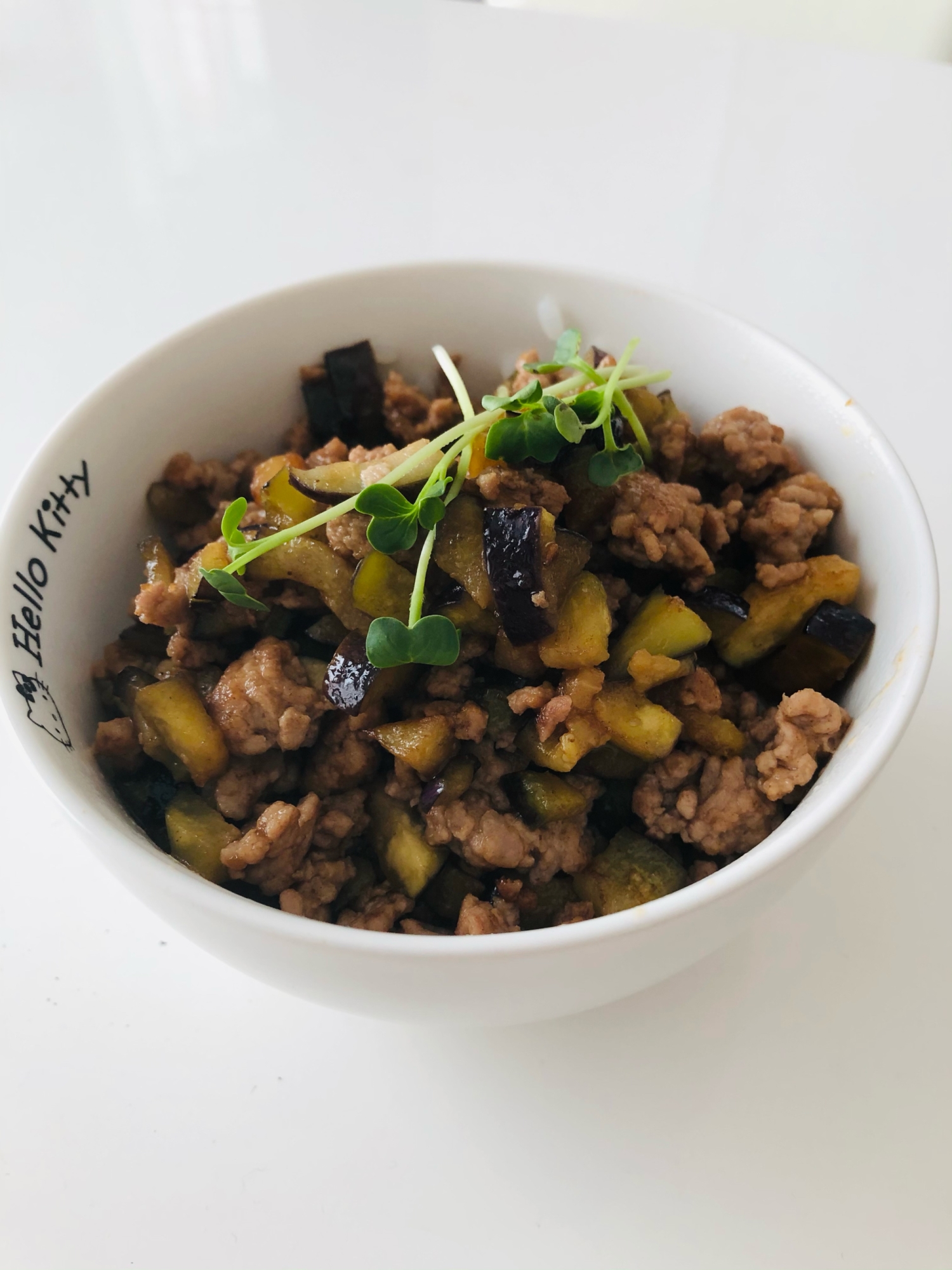 ナスと豚そぼろの味噌風味だれ丼