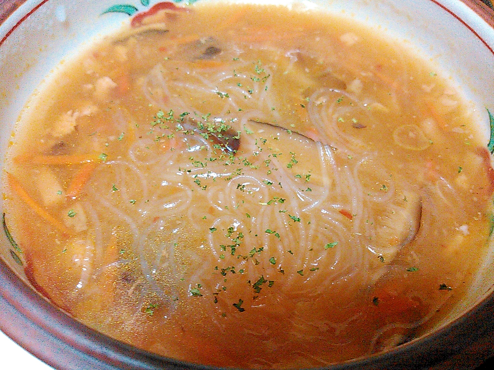 千切り野菜と春雨のスープ