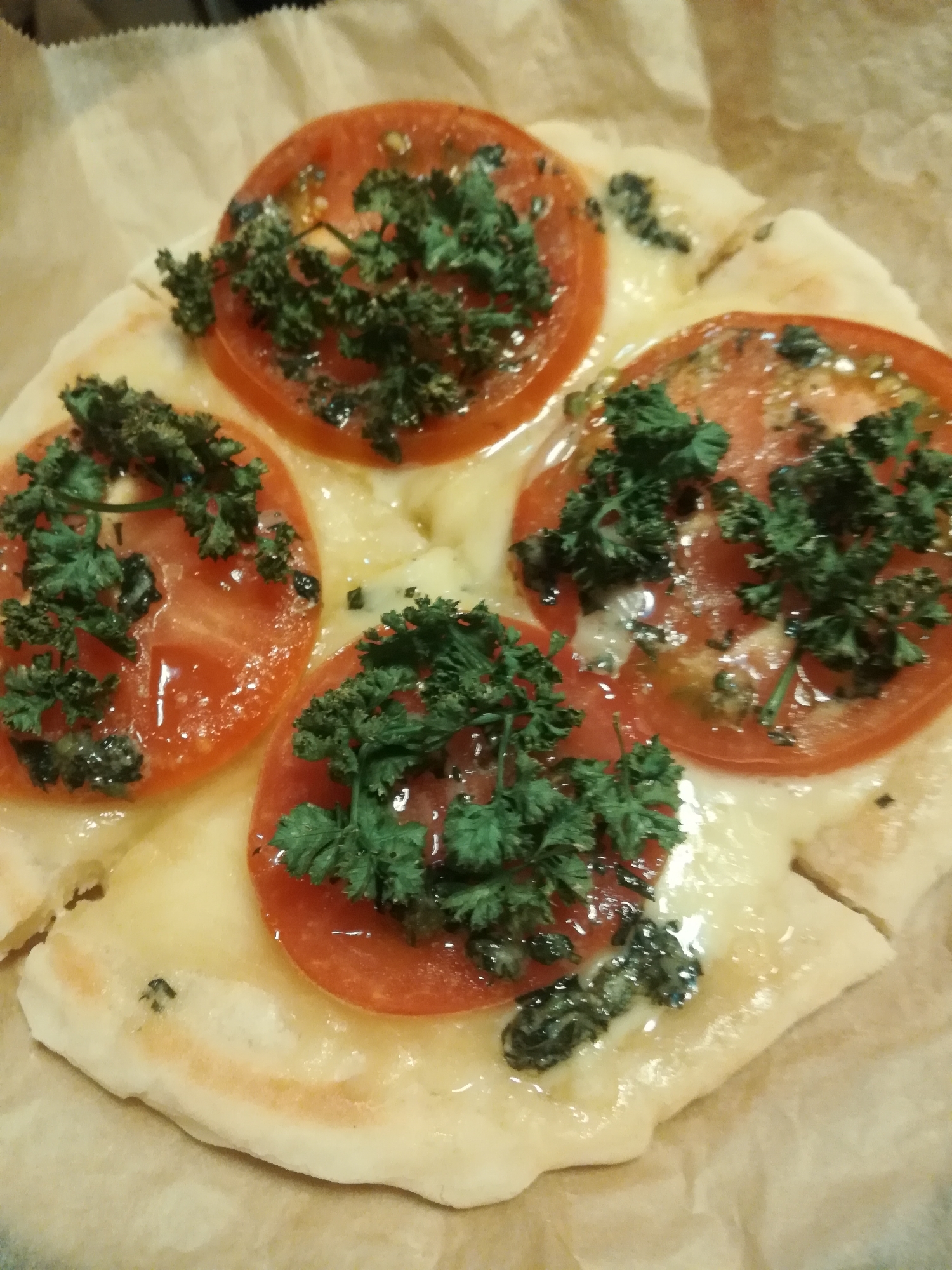 トマトとパセリの米粉ビザ@大豆と米糀のスイーツ粉