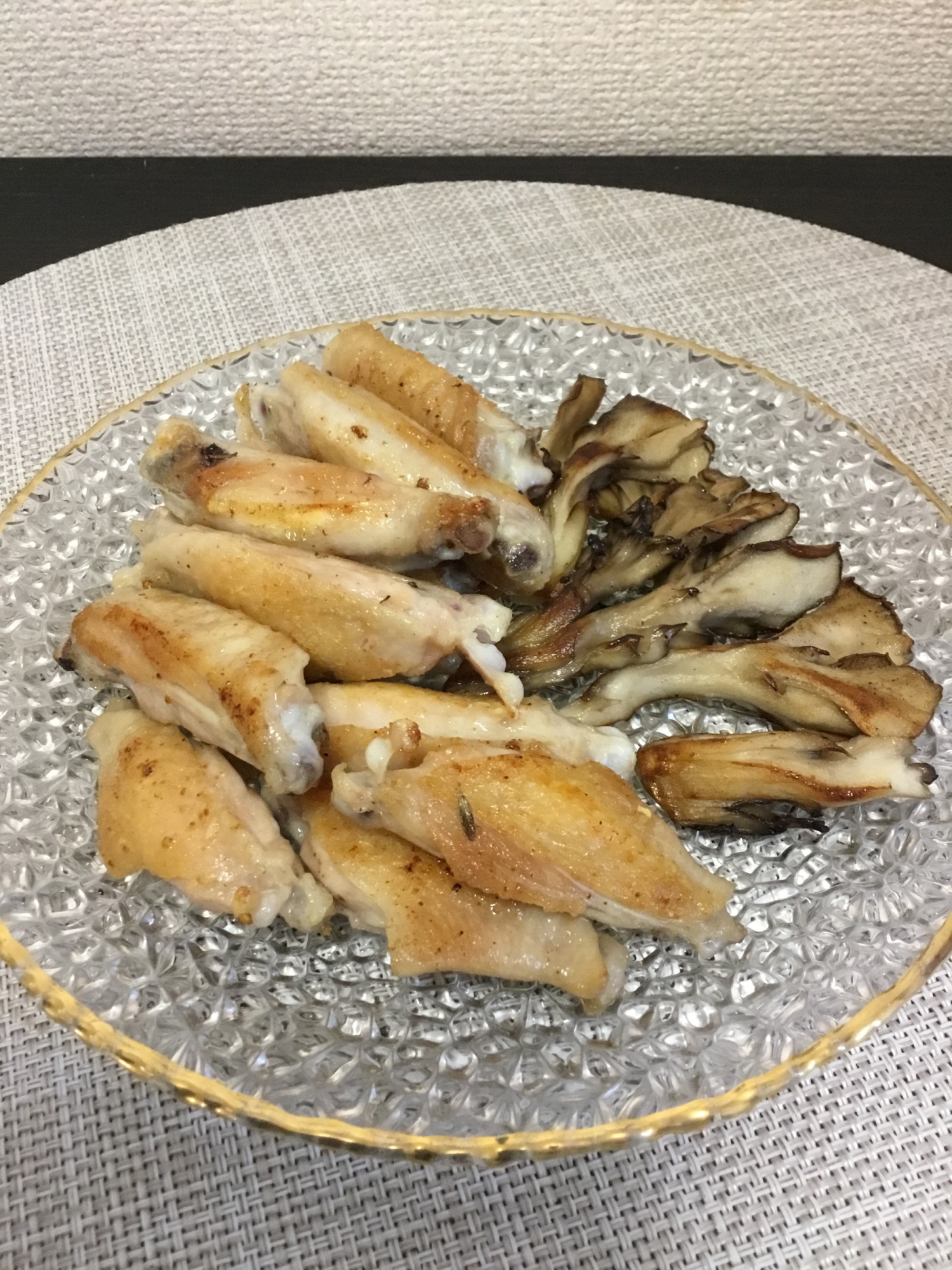 フライパンで!手羽中と舞茸焼き