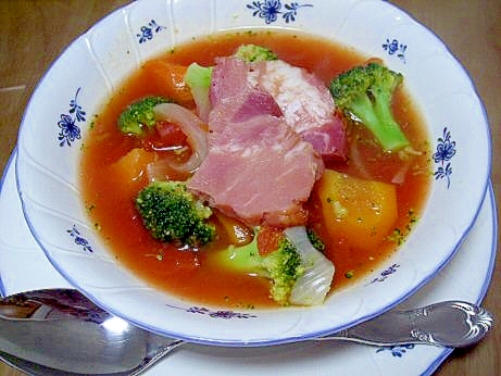 焼き豚入りトマトスープ