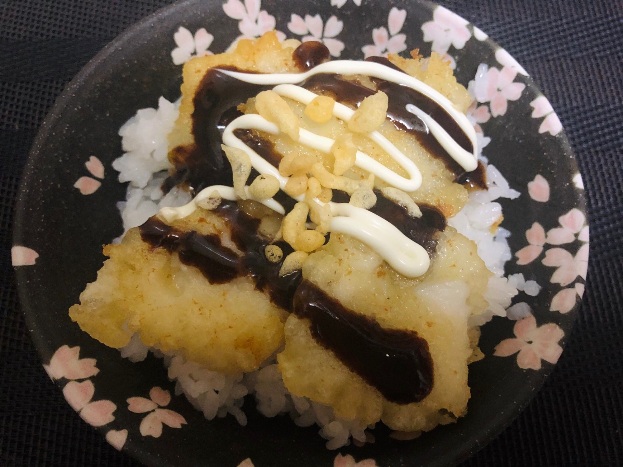 冷凍イカでも美味しい♡イカ天のマヨソース丼