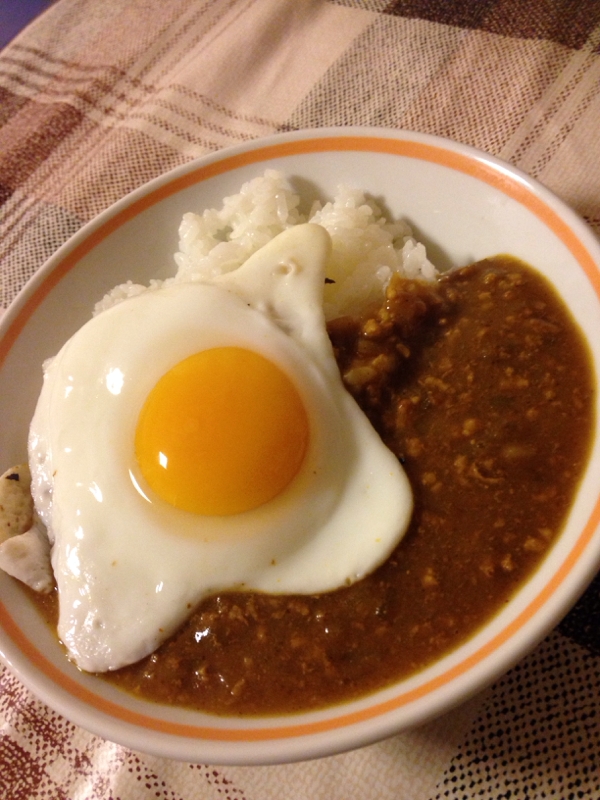 目玉焼きカレー