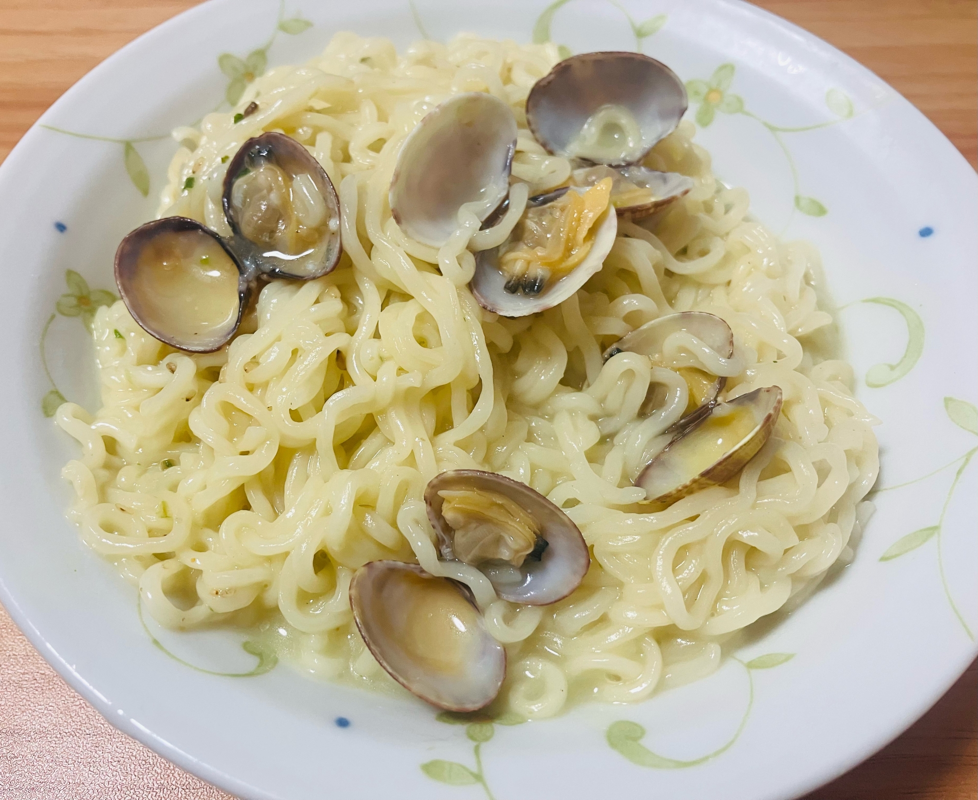 インスタント袋麺で作るボンゴレラーメン