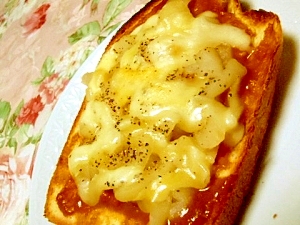 甘くスパイシー❤カレーと林檎ジャムのチーズトースト