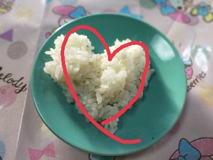 バレンタインに愛情込めて握る♡ハートのおにぎり♡