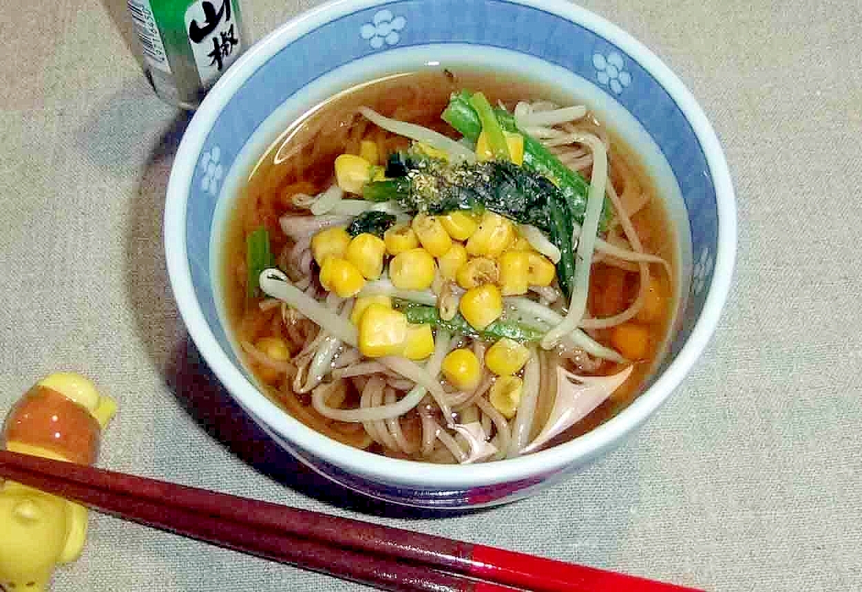 もやしとコーンの温かいお蕎麦