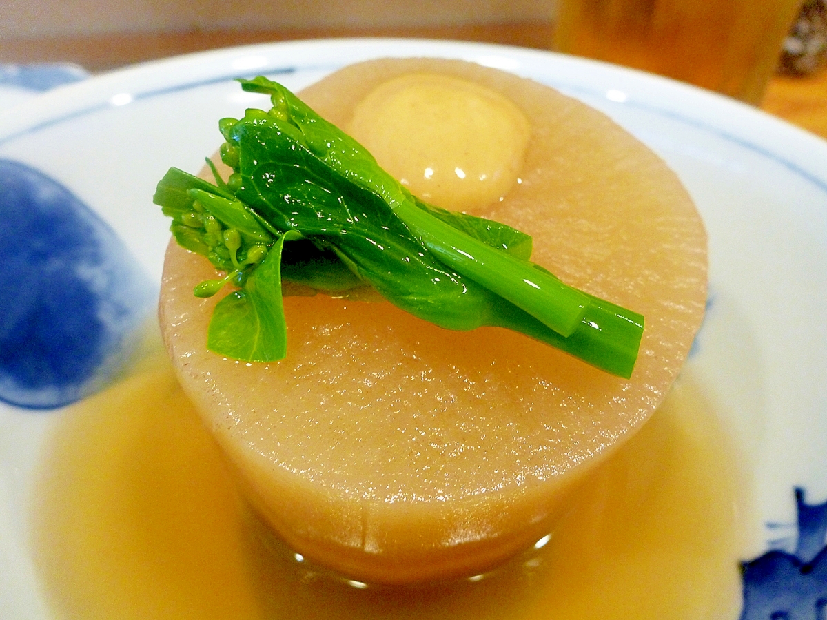 小料理屋の味！大根の煮物　〜菜の花と辛し乗せ〜