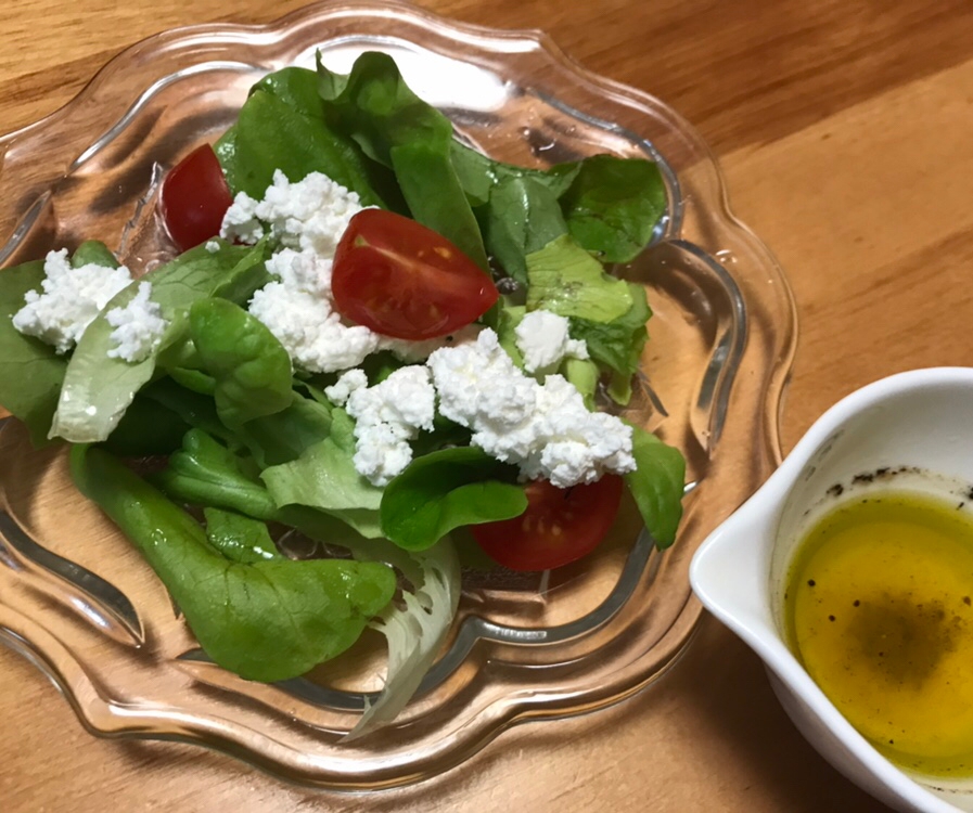 カッテージチーズとミニトマトのサラダ