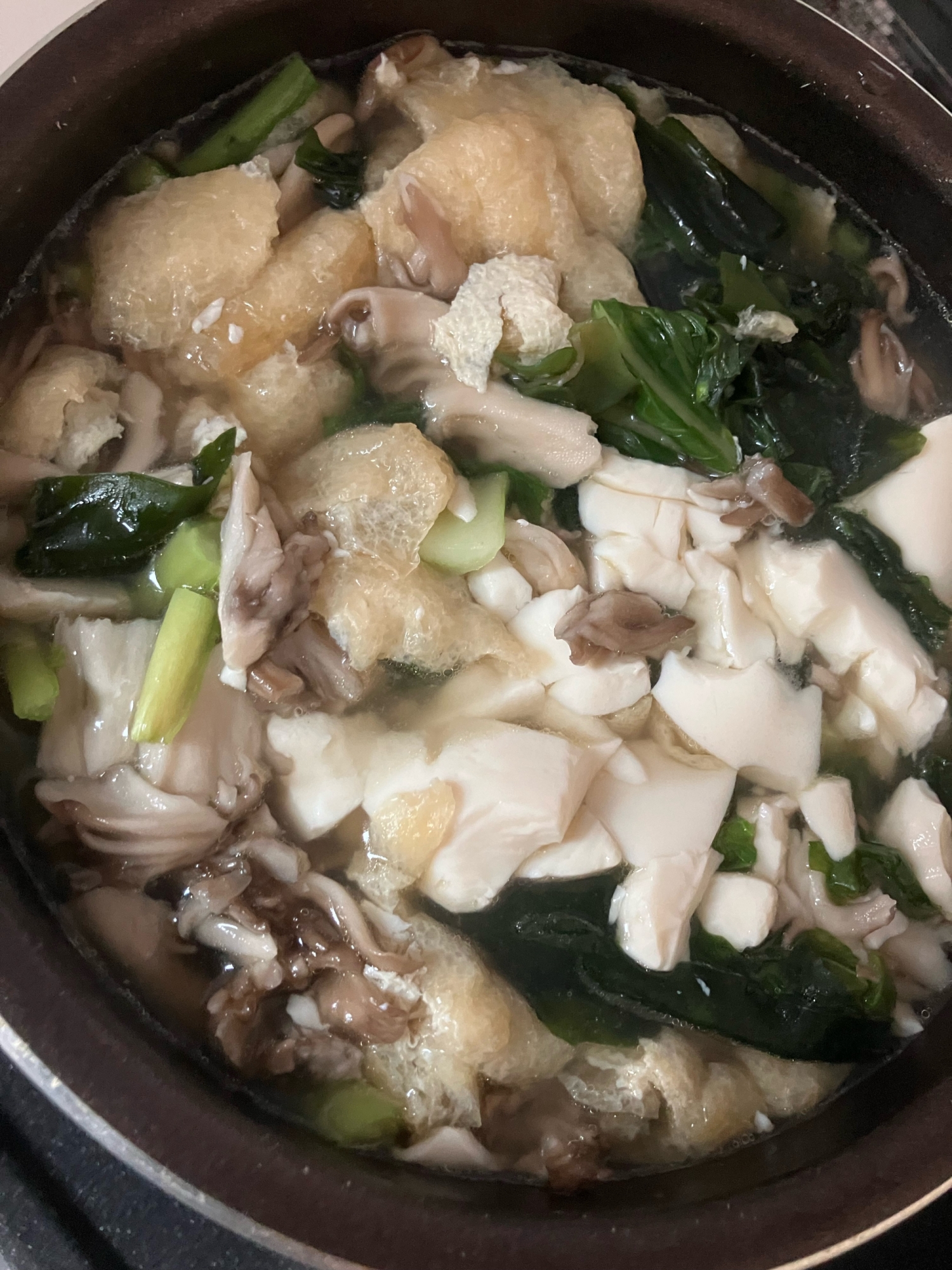 舞茸と豆腐と油揚げスープ