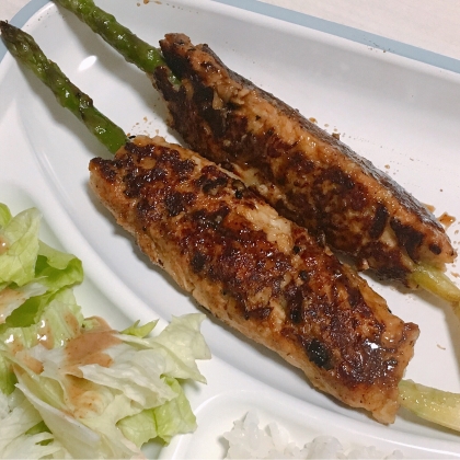 まるごと一本！アスパラの肉巻き〜♪