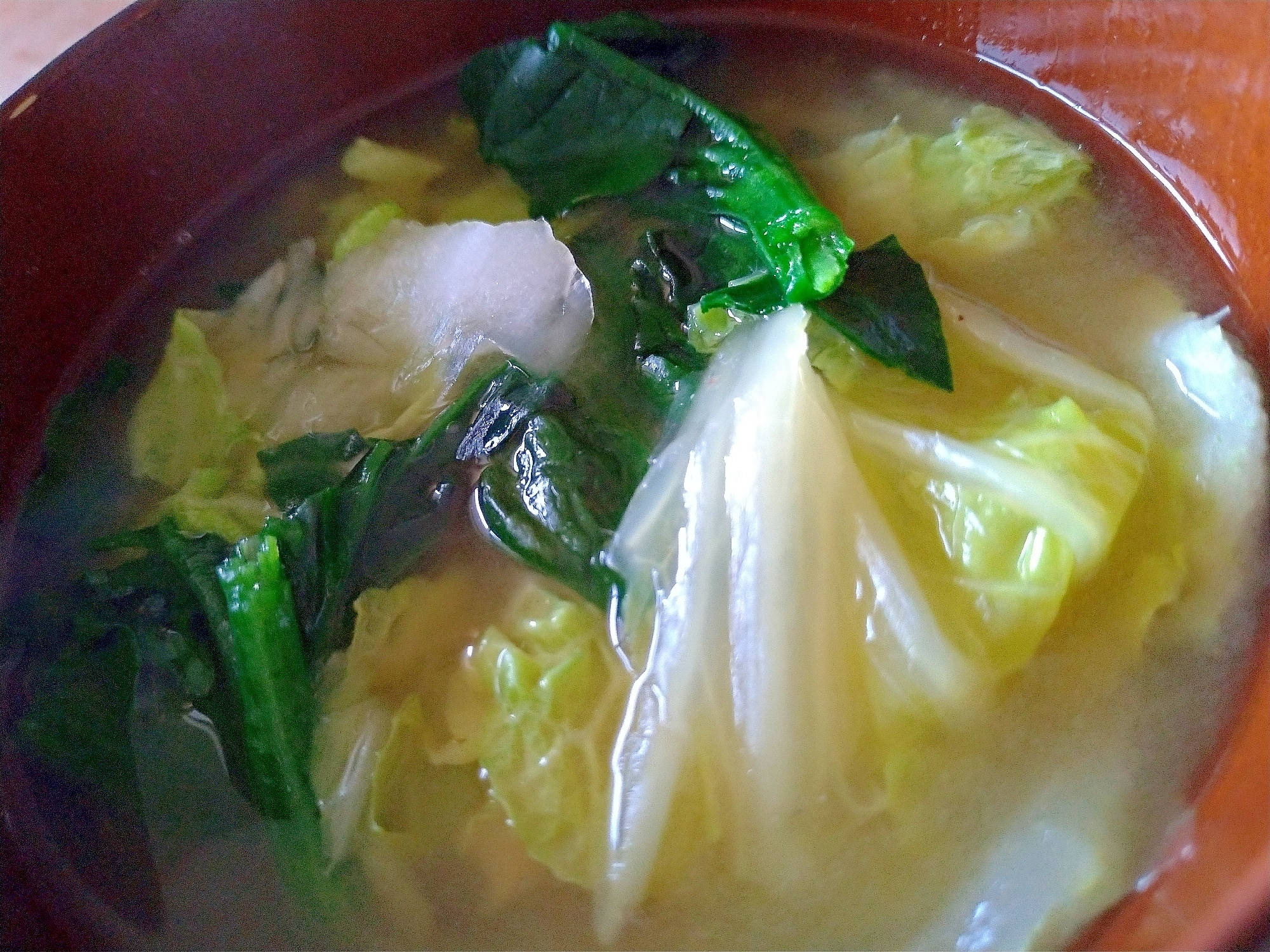 白菜にほうれん草の味噌スープ