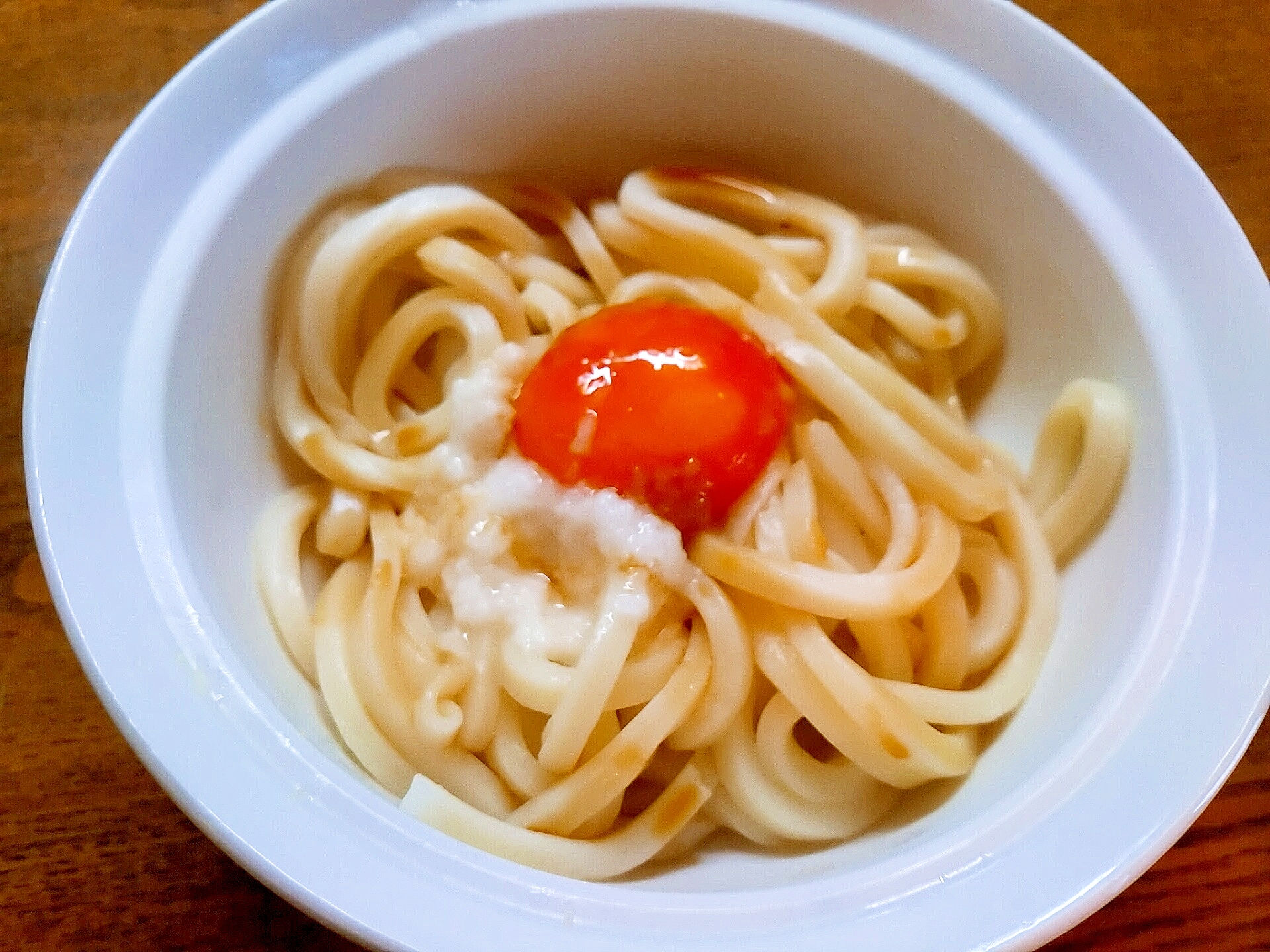 とろろ味噌漬け卵うどん