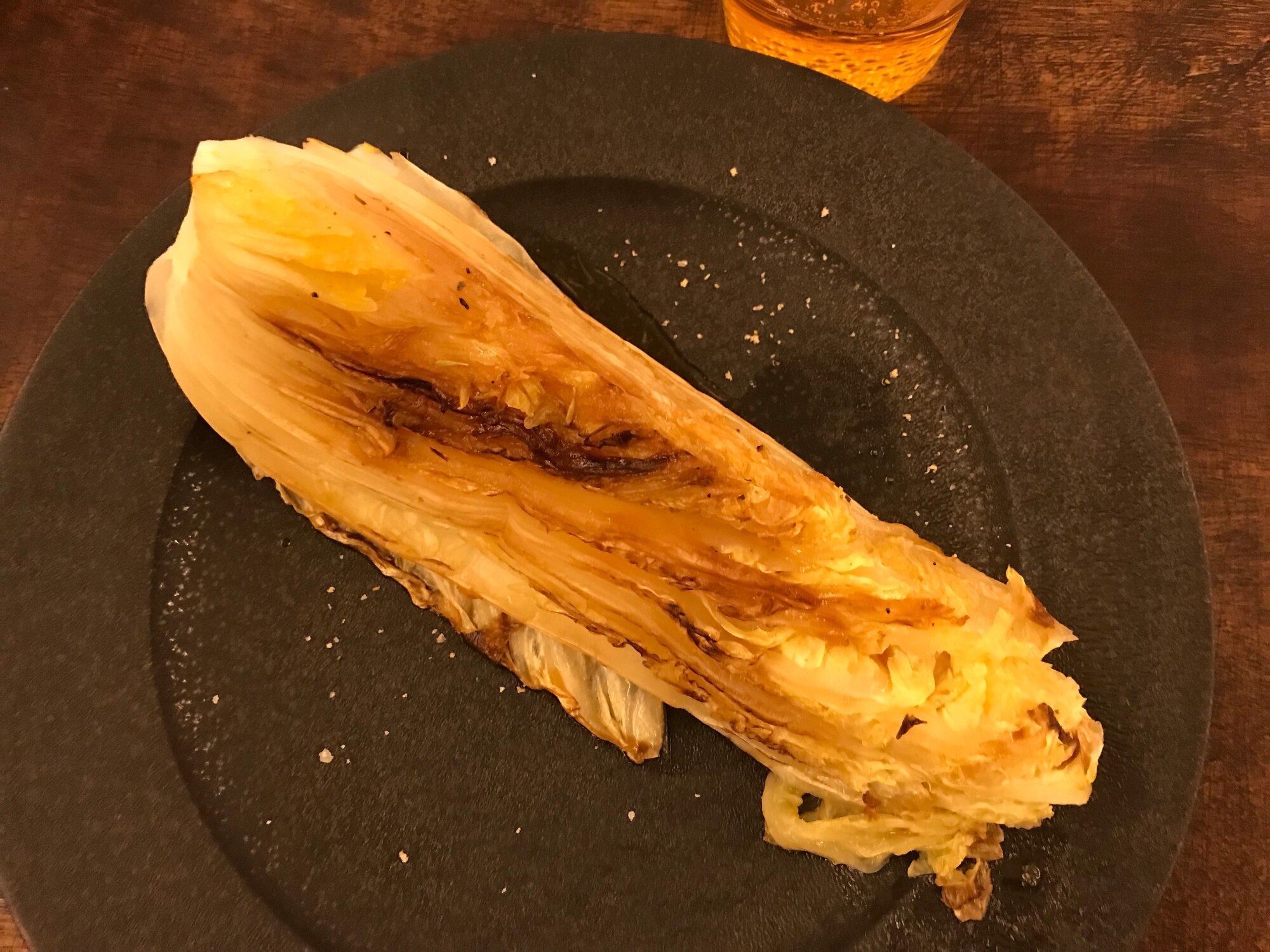 白菜消化 だけじゃない 甘み引き出す焼丸ごと白菜 レシピ 作り方 By ピタちゃん6009 楽天レシピ