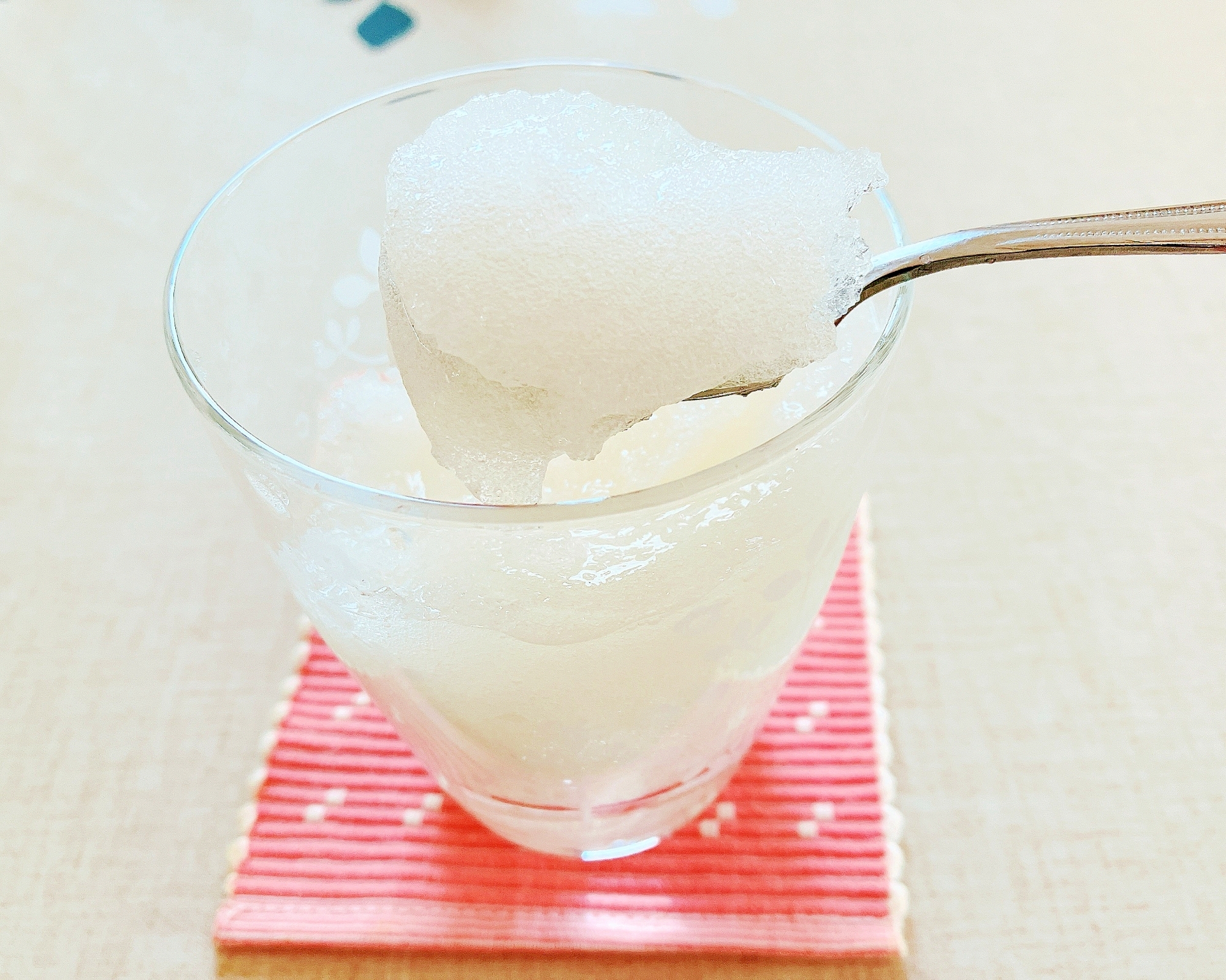 泡を食べる炭酸ゼリー