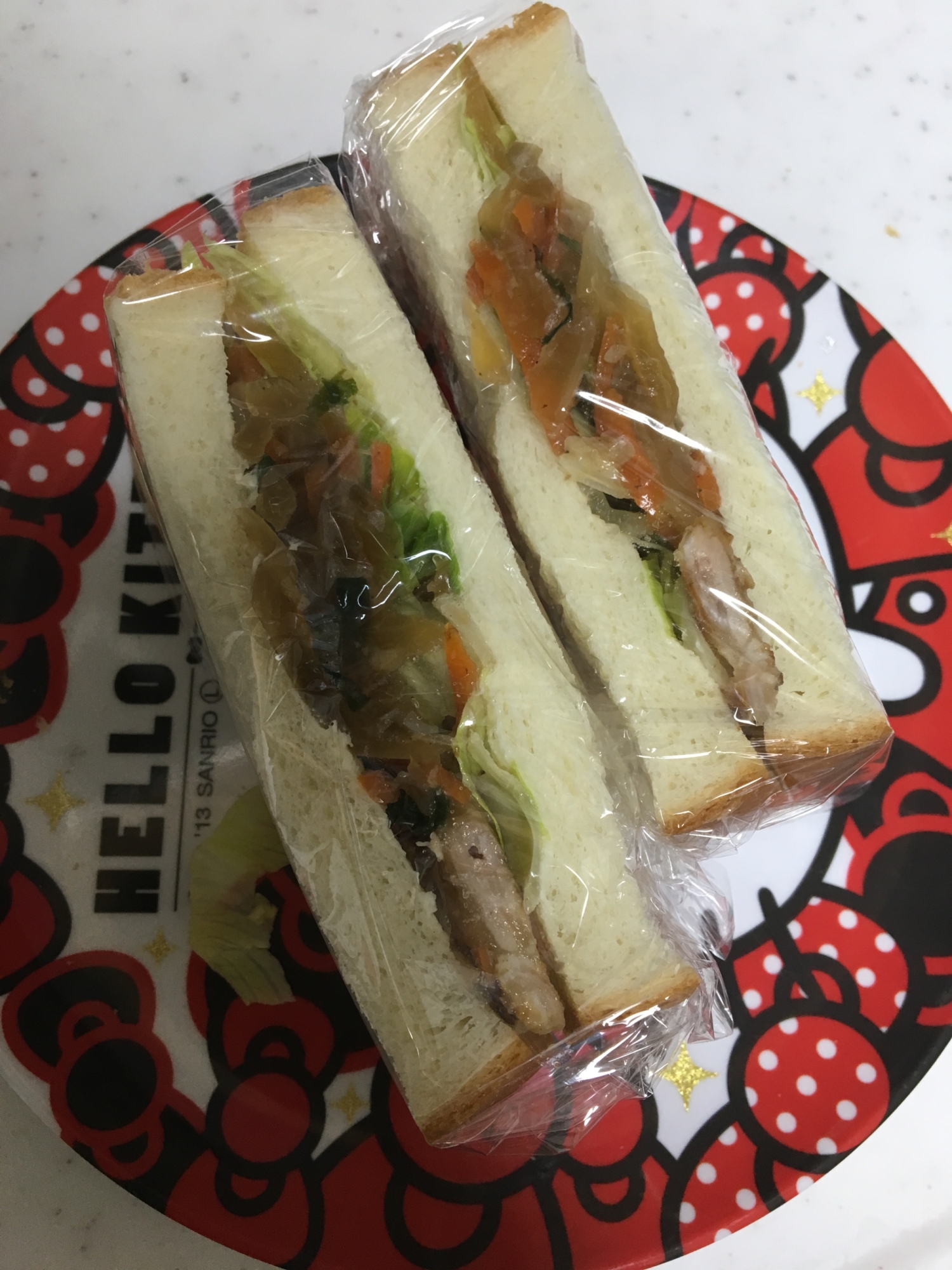 食パンで☆豚肉の野菜炒めのサンドイッチ(^○^)