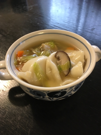余った野菜たちで作れて、栄養もとれて本当に便利。
朝食スープとして出しました。