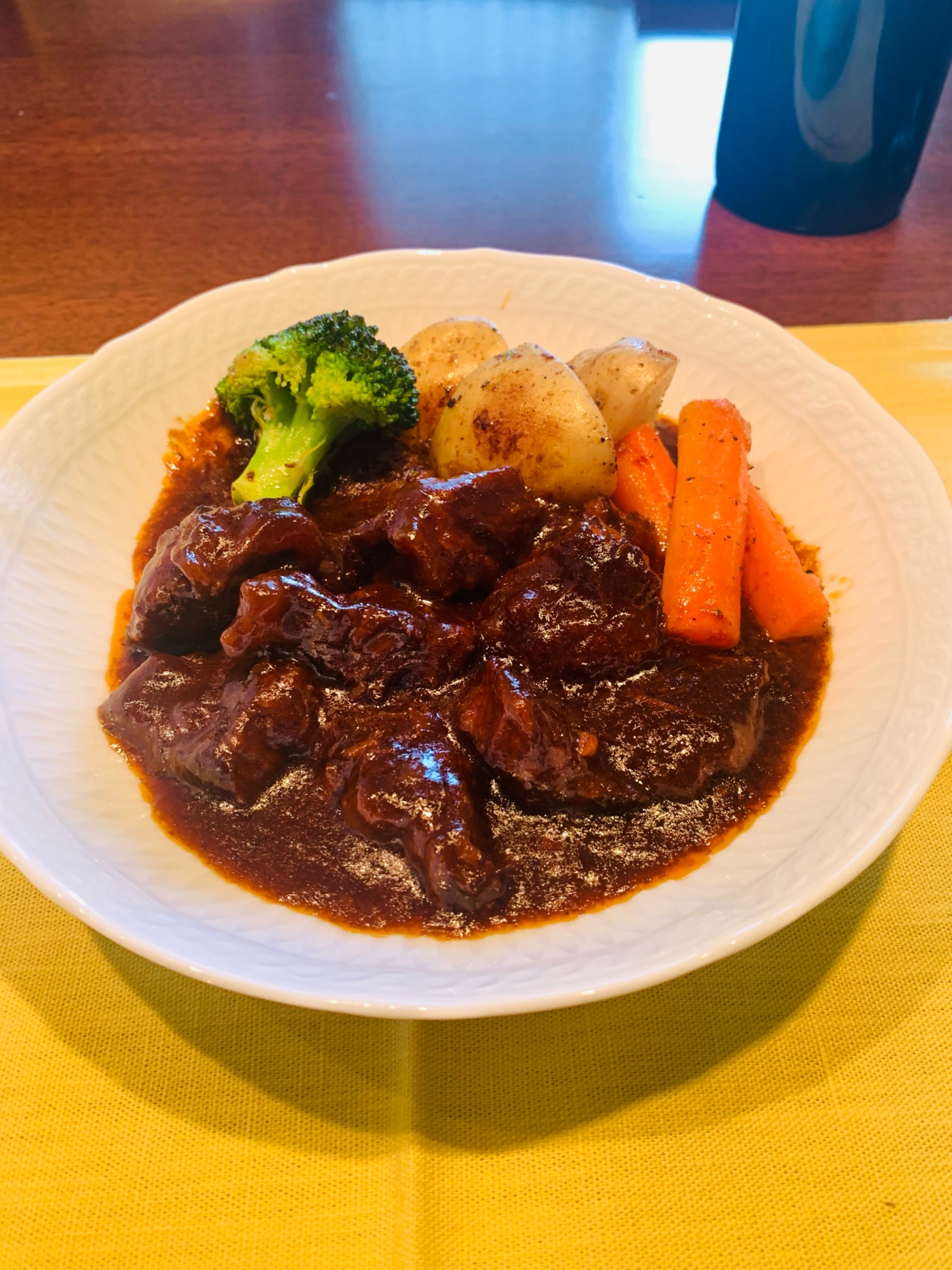 洋食屋の味 赤ワインを1本使用したビーフシチュー レシピ 作り方 By Pattsun 楽天レシピ 洋食屋の味 赤ワインを1本使用したビーフシチュー レシピ 作り方 By Pattsun 楽天レシピ