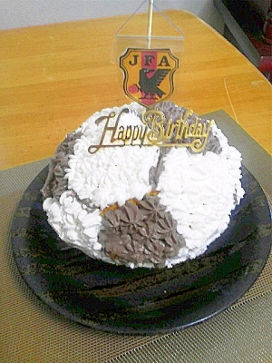 がんばれニッポン サッカーボールケーキ レシピ 作り方 By しゅんたい丸 楽天レシピ がんばれニッポン サッカーボールケーキ レシピ 作り方 By しゅんたい丸 楽天レシピ