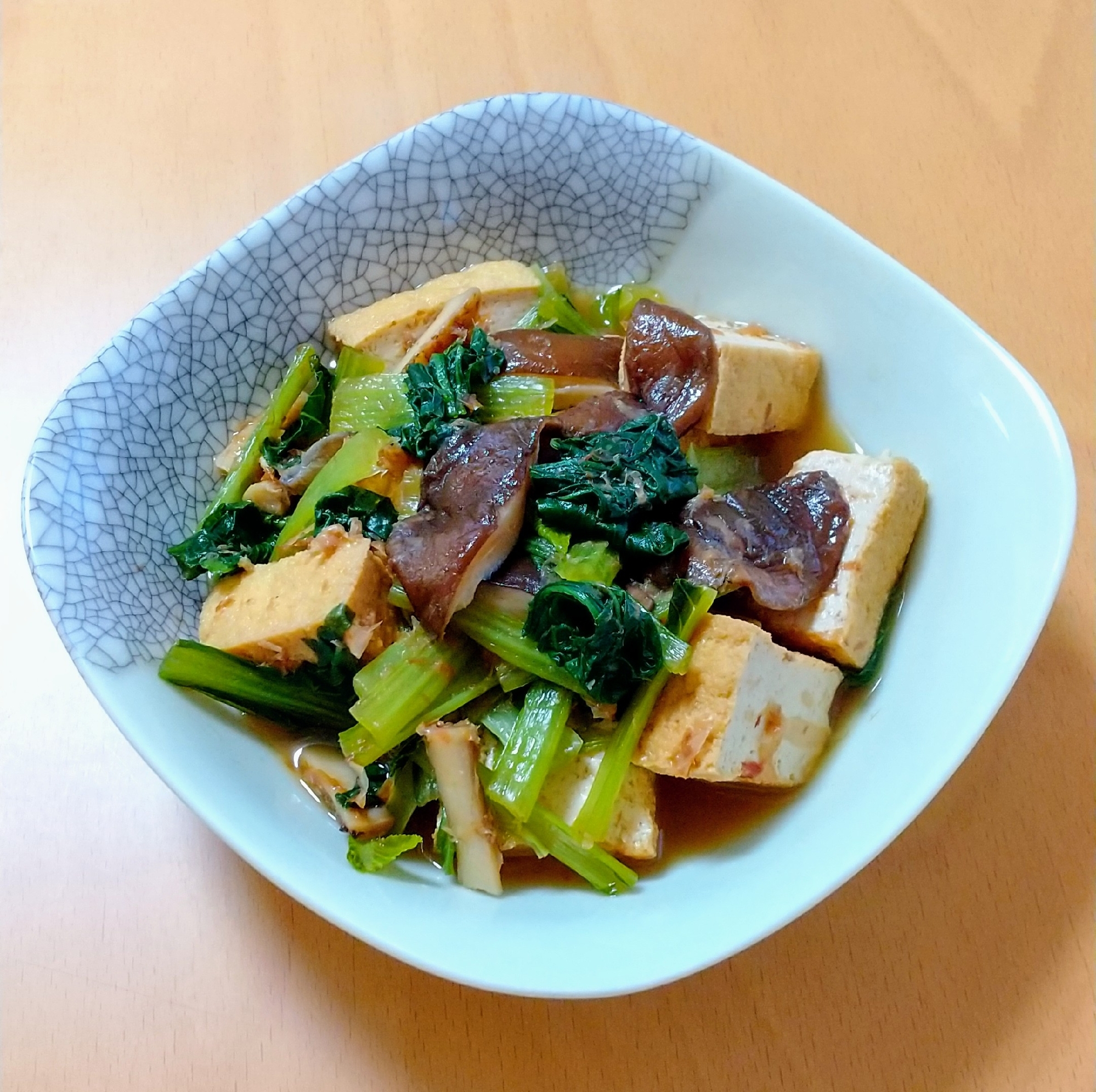厚揚げと椎茸と小松菜の煮物