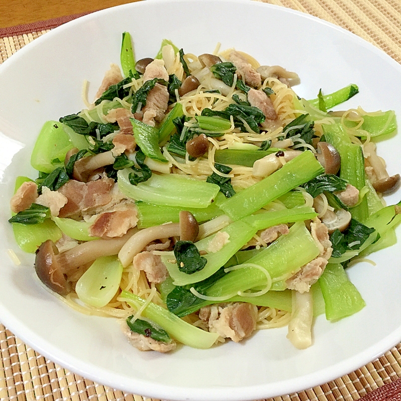 味付け不要！青梗菜としめじと豚肉の焼きビーフン♪