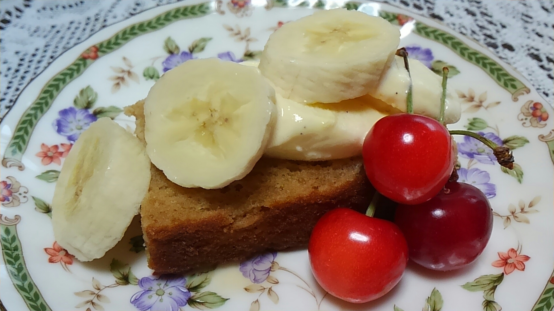 珈琲かけカステラのバニラアイスとバナナのせ＊