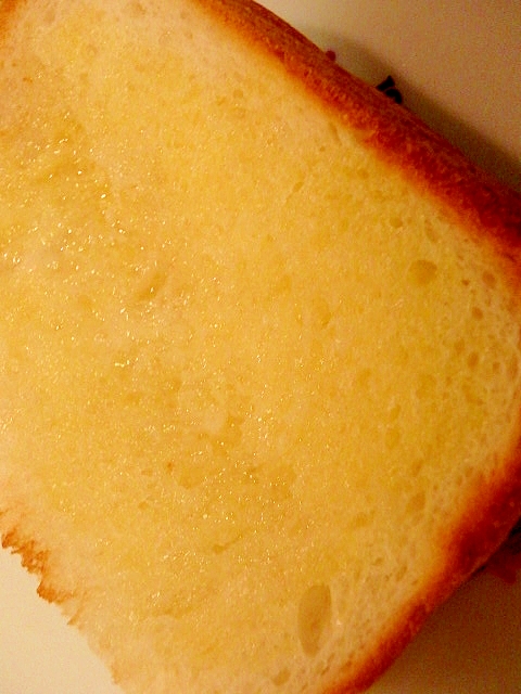 ココナッツオイル塩バタートースト