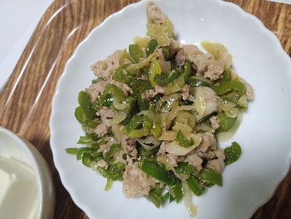 味付けは塩麹だけ！豚肉とピーマンと玉ねぎの炒め物