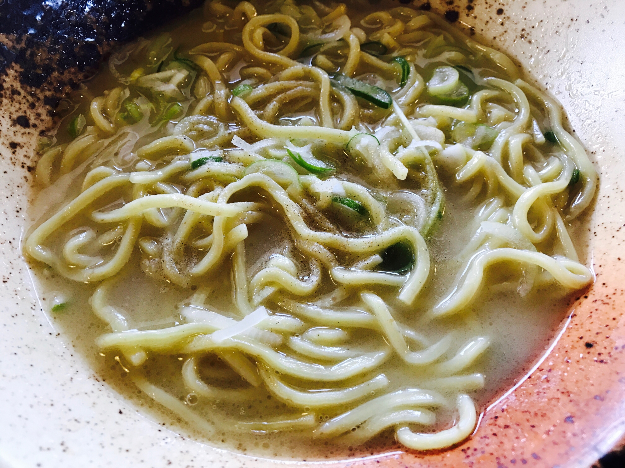 濃厚！チキンシチュー風味ラーメン