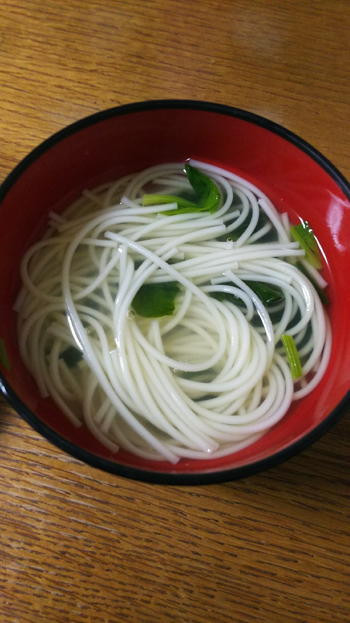 ほうれん草とそうめんの白だし汁