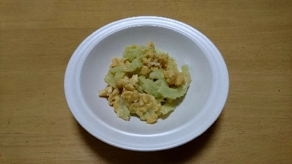 苦味がおいしい　白ゴーヤの卵とじ