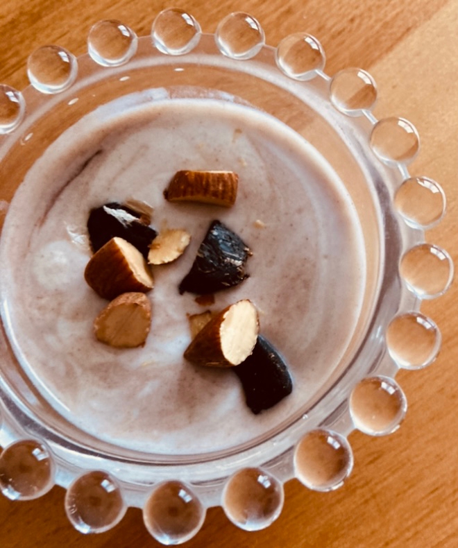 黒ニンニクとアーモンドのミロヨーグルト