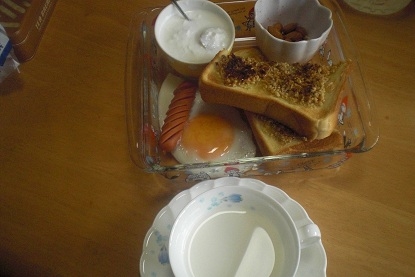 日曜の朝食と一緒に頂きました。言うも美味しいよ～～～～優しい甘さだよね。(*^_^*)