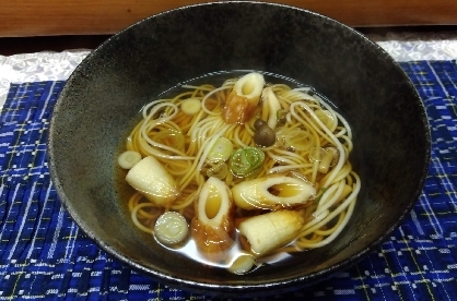 舞茸と竹輪のあごだしうどん