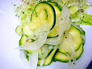 ズッキーニと玉ねぎのサラダ レシピ 作り方 By Mococo05 楽天レシピ