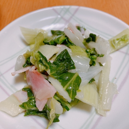 白菜大量消費☆白菜とチンゲン菜とベーコンの炒め物