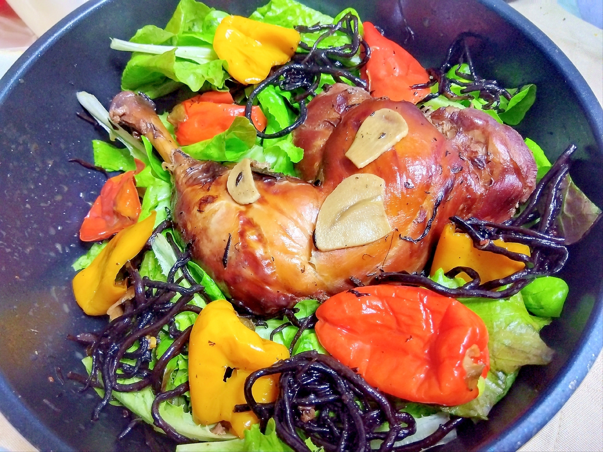 ローストチキンひじきパプリカ煮レタスサラダ