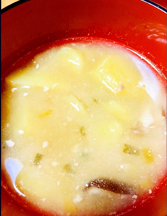 じゃがいもの味噌汁