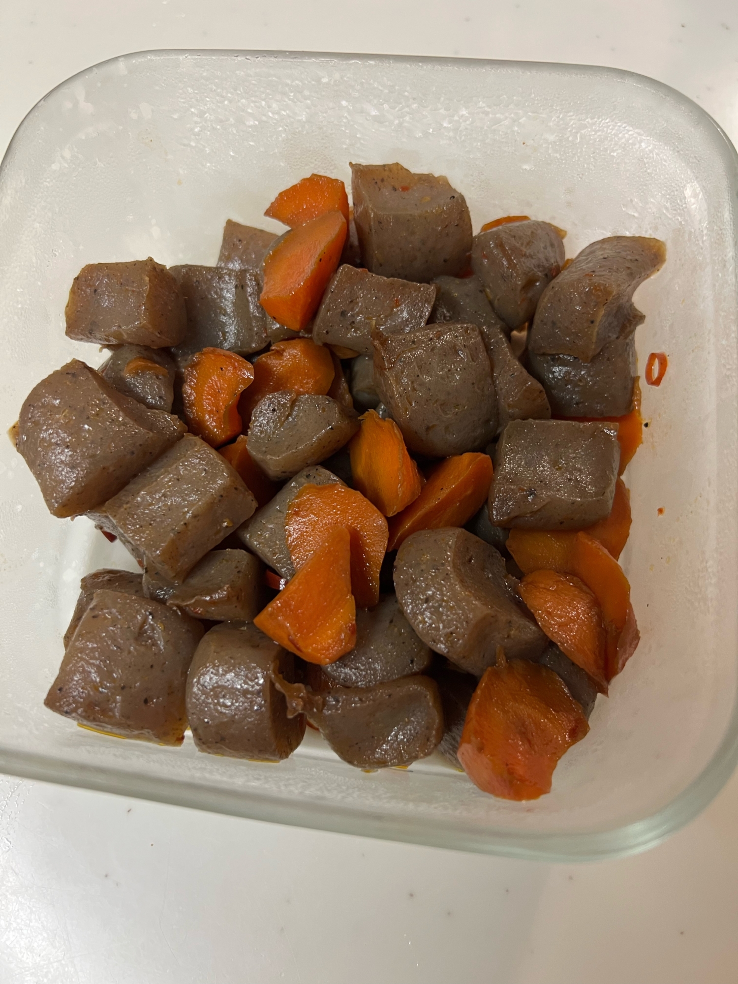 こんにゃくと人参のピリ辛煮