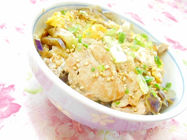 豚コマと茄子のめんつゆ卵とじ丼 レシピ 作り方 By 小太郎１２１２ 楽天レシピ