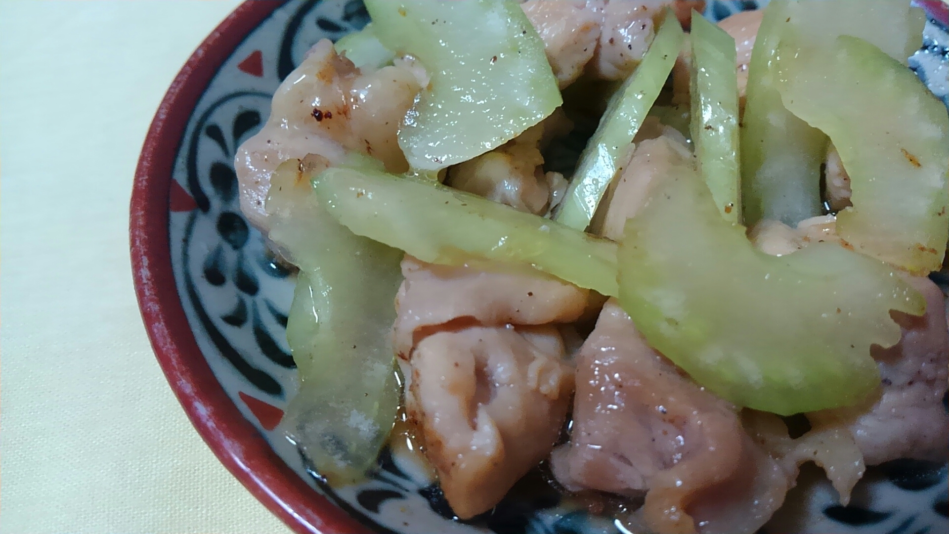 鶏肉とセロリの塩炒め＊