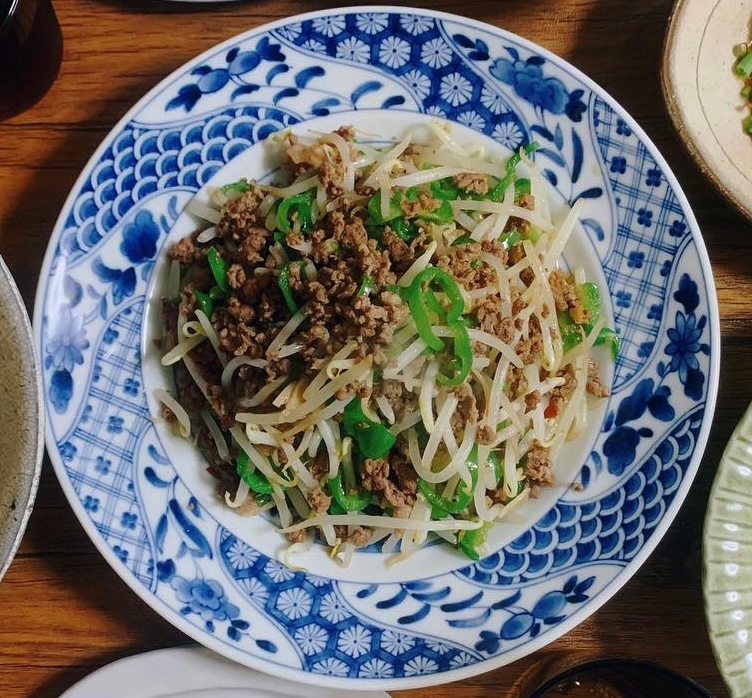 ヘルシーなのにボリュームたっぷり！ひき肉もやし炒め