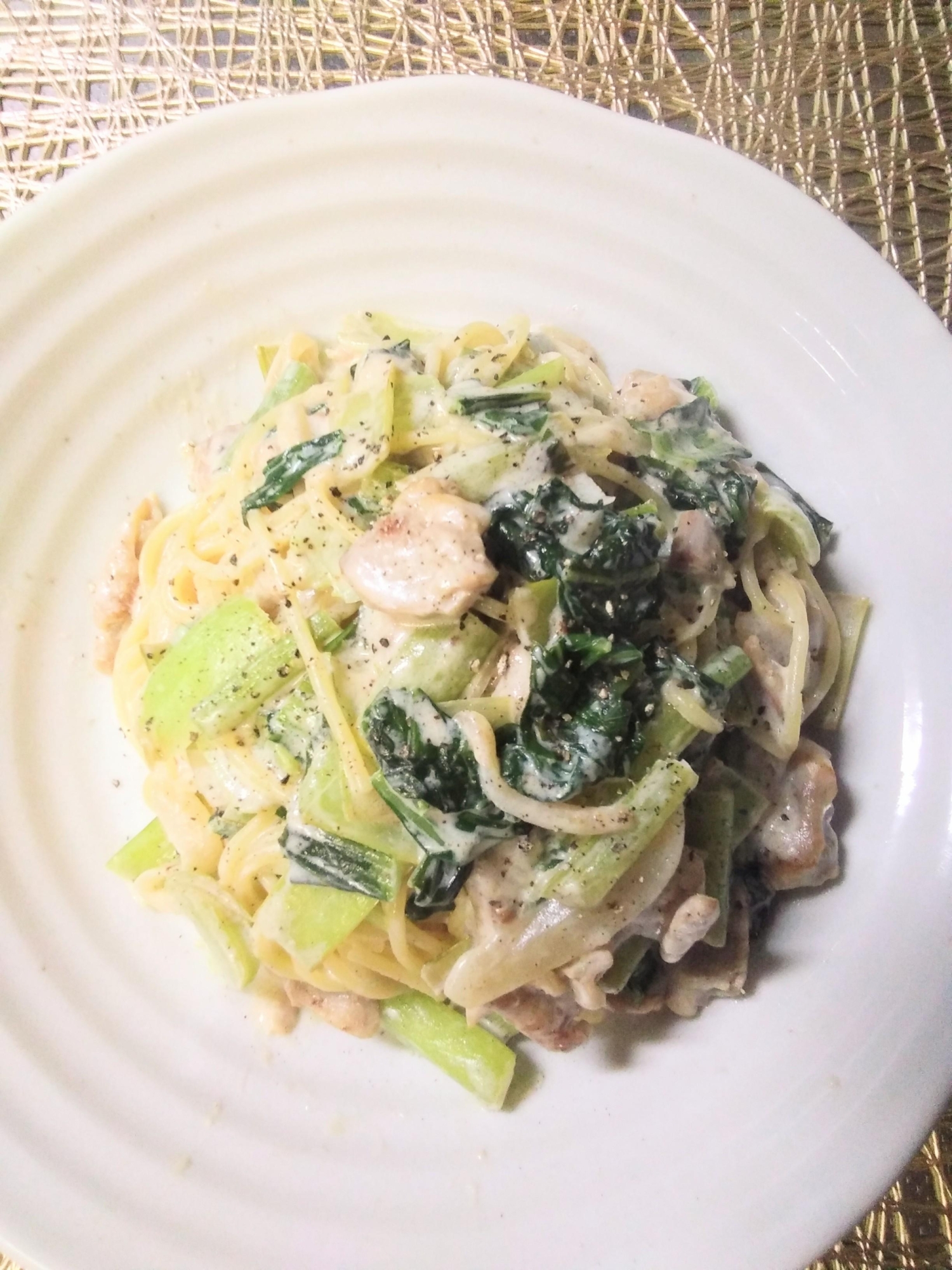 小松菜と鶏肉のクリームパスタ
